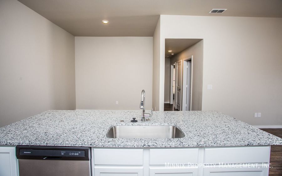 Building Photo - 2134 Kirksey Ave