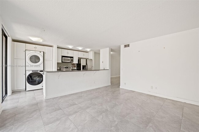 Building Photo - 1017 NW 124th Ave