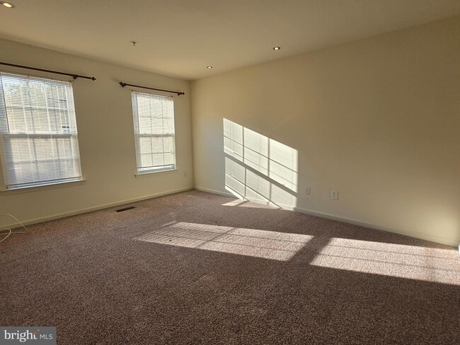 Building Photo - 1302 Black Walnut Dr