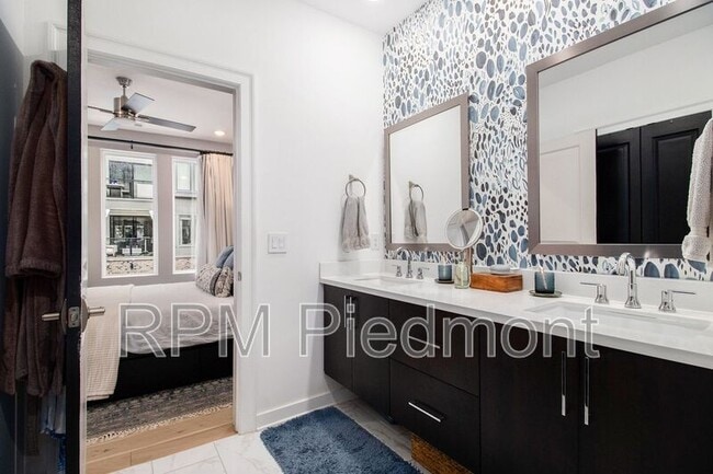 Building Photo - 395 Pratt Dr SE