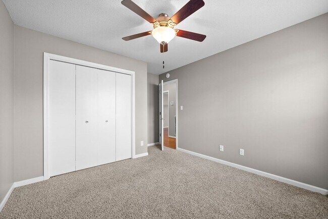 Building Photo - 4 Bedroom Home For Rent in St. B Area of Clarksville!