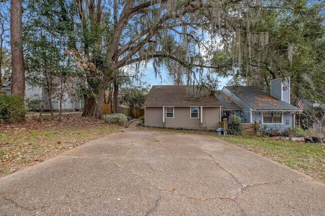 Building Photo - 2815 Misty Garden Cir