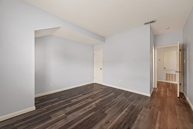 Building Photo - 1103 Dulles Ave