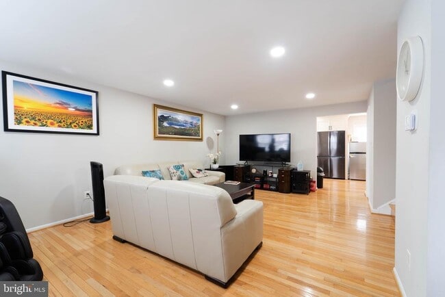 Building Photo - 4541 Ravensworth Rd