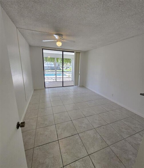 Building Photo - 2771 Taft St