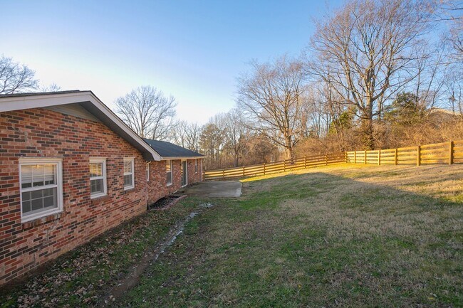 Building Photo - 610 Ashley Ct