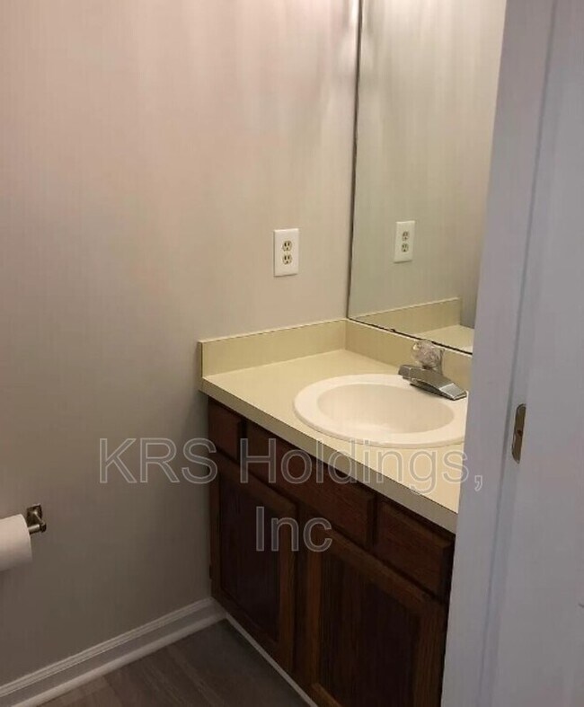 Building Photo - 5059 Avenida Del Sol Dr