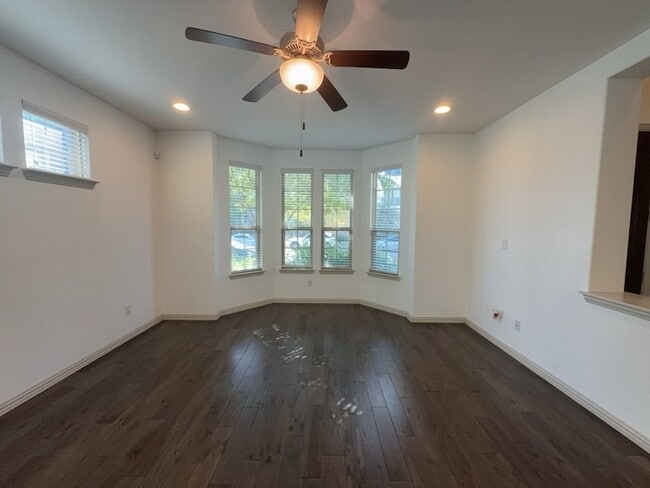 Building Photo - 4027 Snow Goose Trl