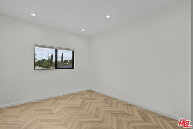 Building Photo - 10006 Odessa Ave