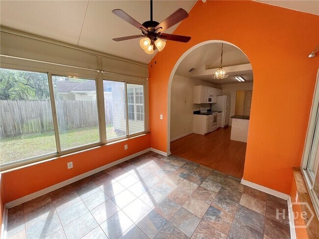 Building Photo - 102 Cormorant Way