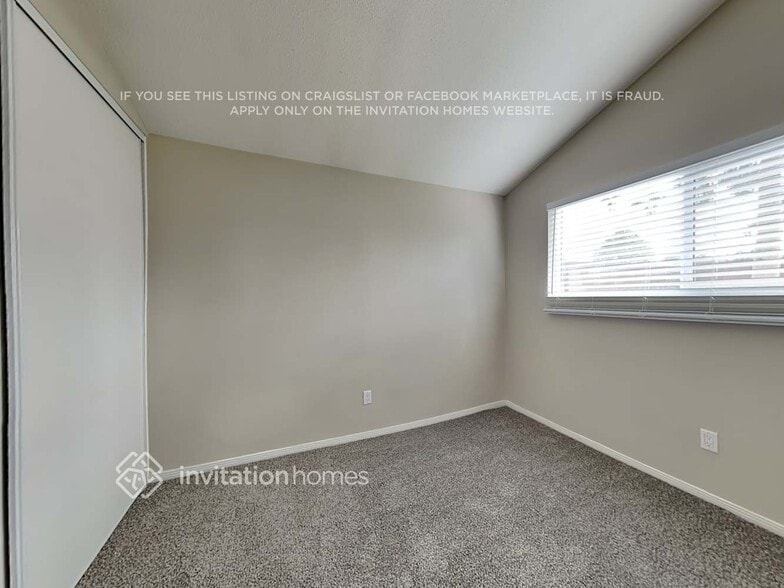 Building Photo - 27858 Crosspath Ave