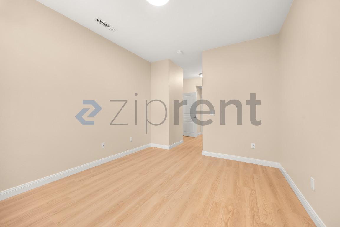 Building Photo - Unit 101