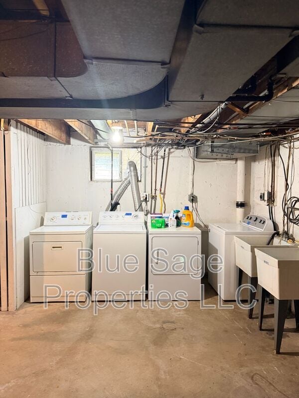 Building Photo - 4424 Bloomfield Ave