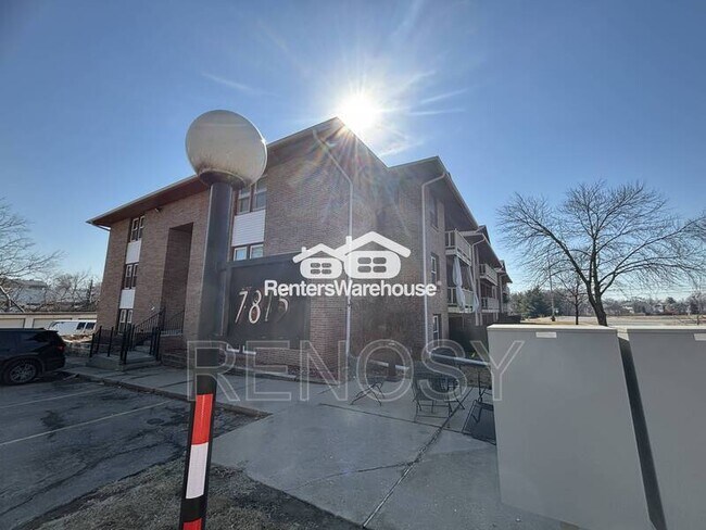 Building Photo - 7815 Douglas Ave