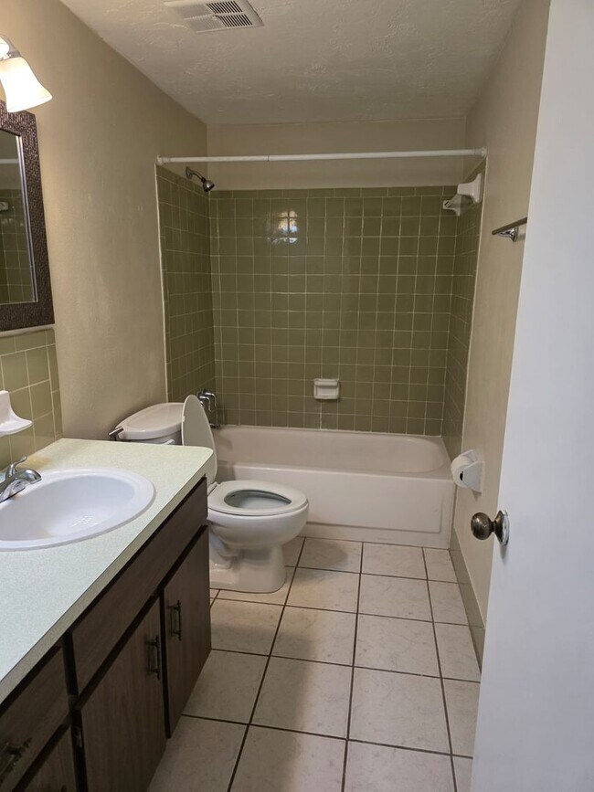 Building Photo - Move-In Ready 2BR/2BA Home
