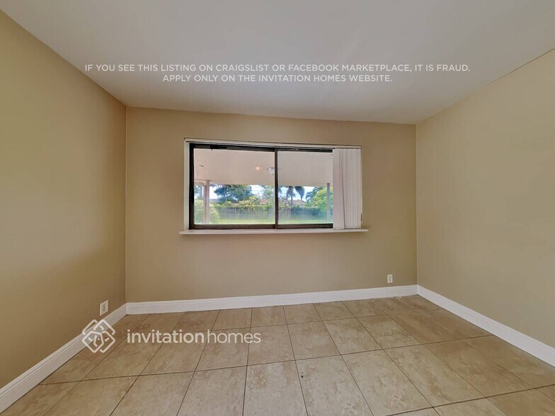 Building Photo - 2411 Utopia Dr