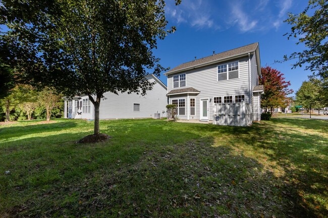 Building Photo - Move-in Ready 3 bed, 2.5 bath home located...