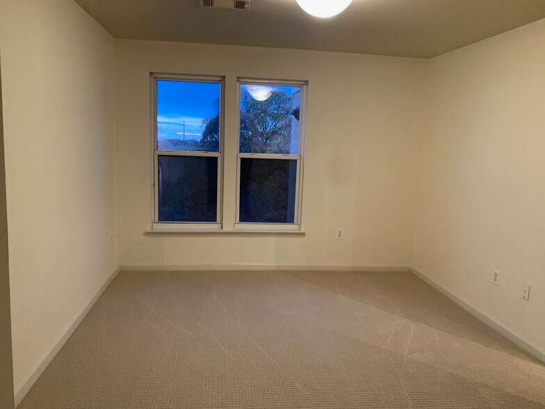 Building Photo - 12001 Market St