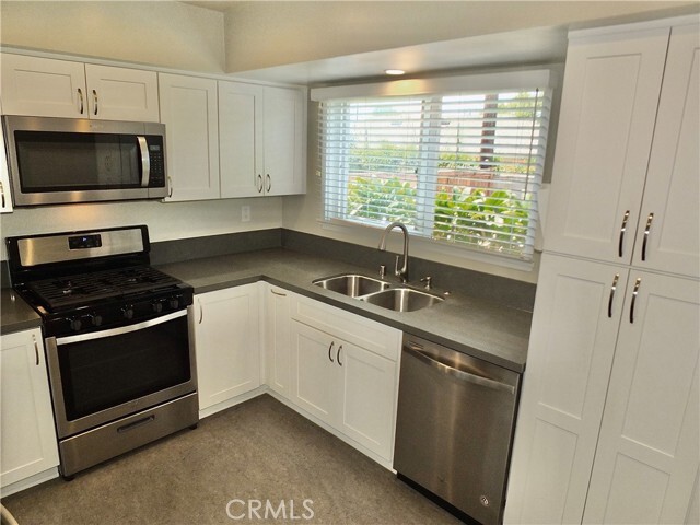 Building Photo - 617 Sandpiper Dr