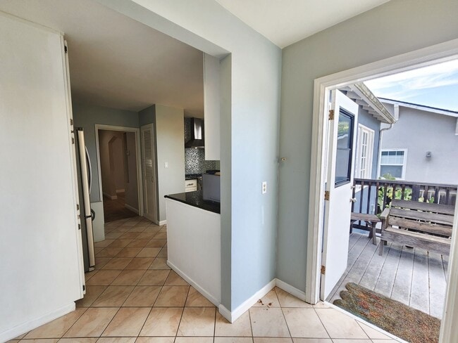Building Photo - Two bed house in San Mateo