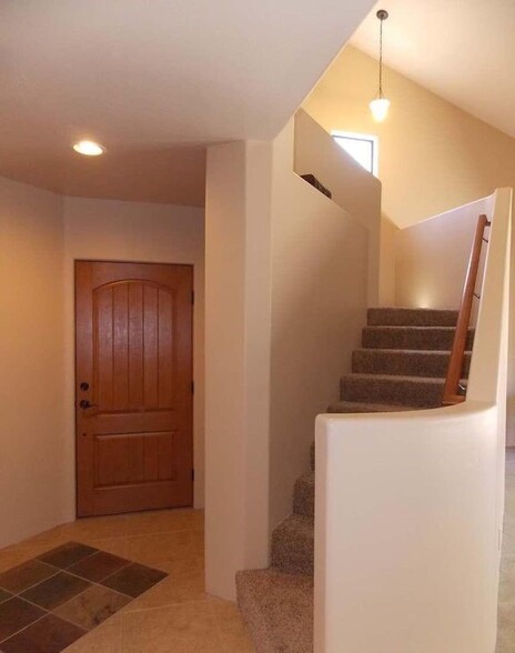 Entrance - 3135 N Olsen Ave