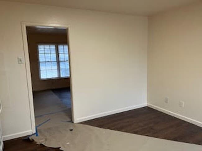 Building Photo - Ready for New Tenants- 3 Bedroom, 1.5 Bath in North Riverside- FWISD- 76111