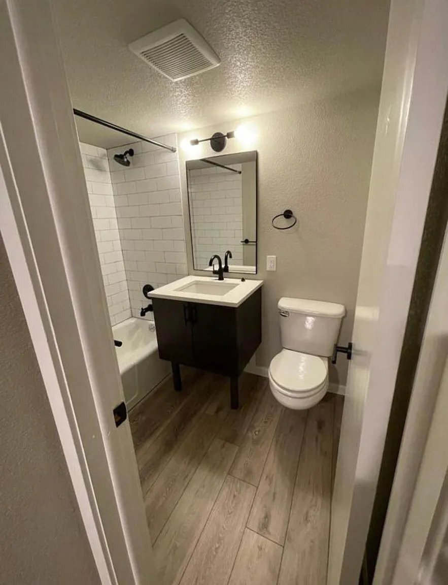 Building Photo - 111 S Meldrum St