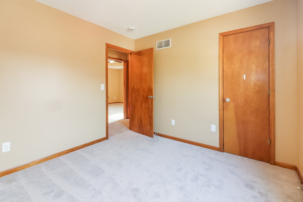 Building Photo - 1711 Roberta Dr