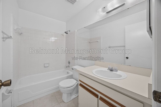 Building Photo - 102 Edgewater Cir