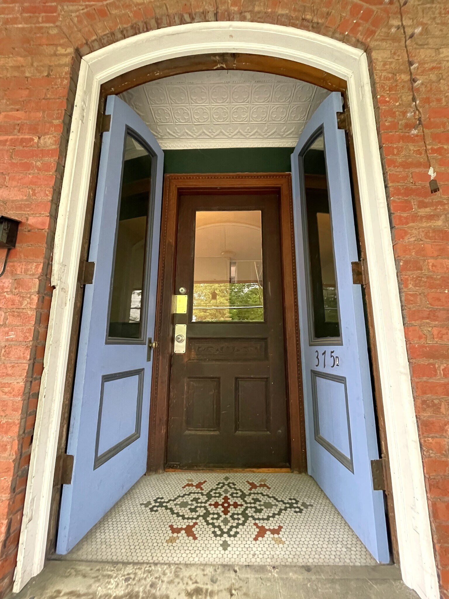 Front Entry - 375 W 1st St