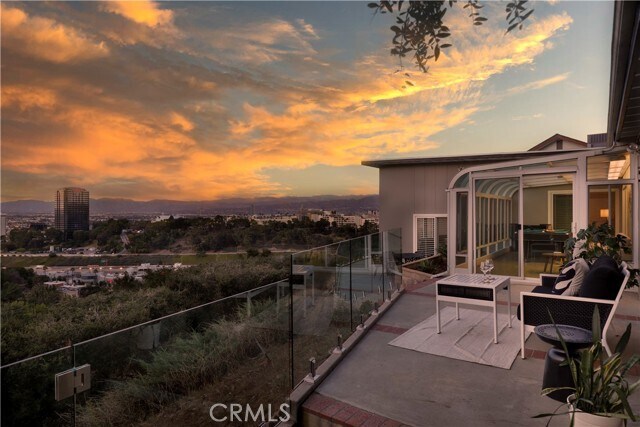 Building Photo - 3323 Ione Dr