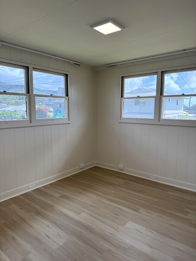 Building Photo - Kaimuki - Renovated Singled Family Home - ...