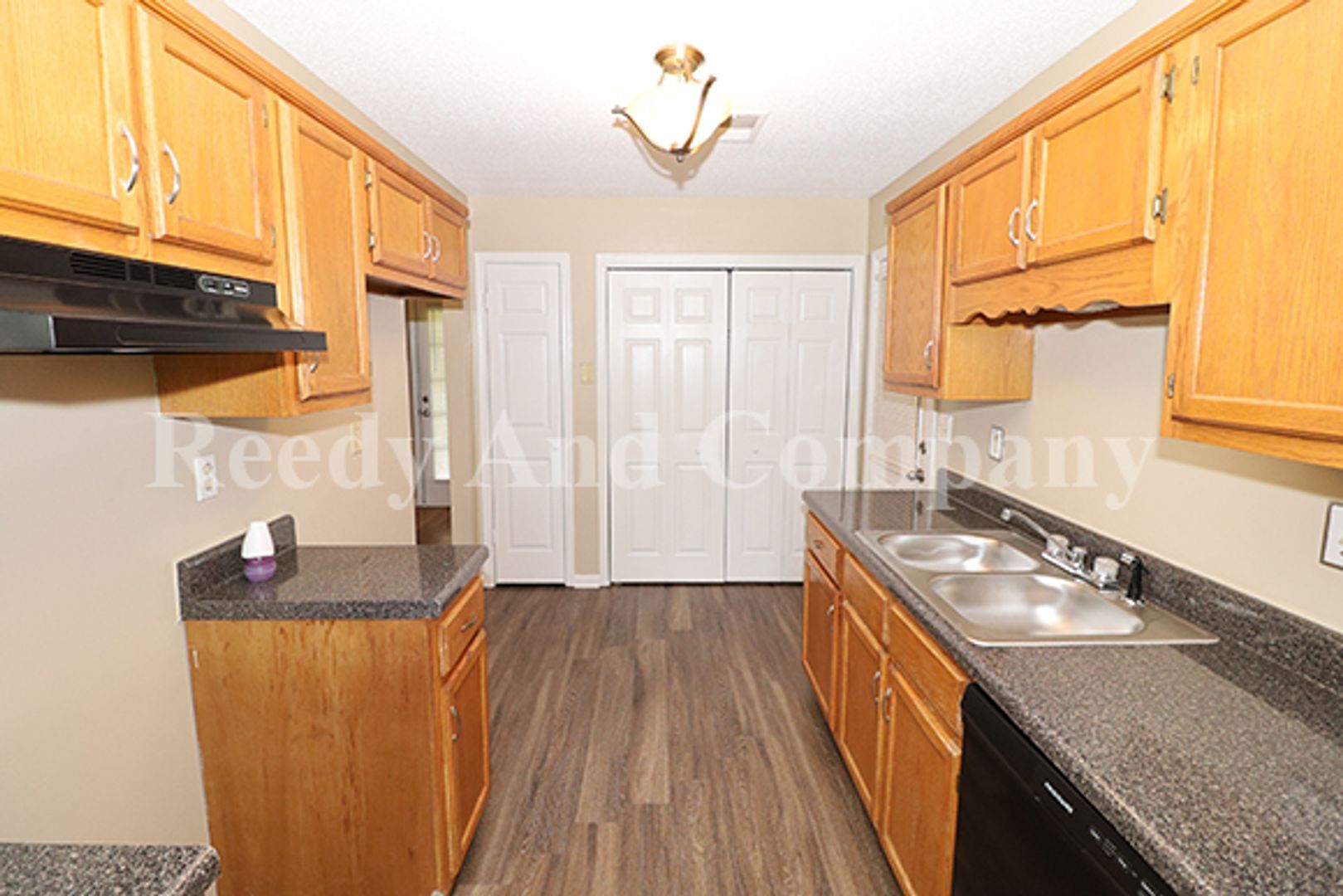 Building Photo - 5961 Kentwood Dr
