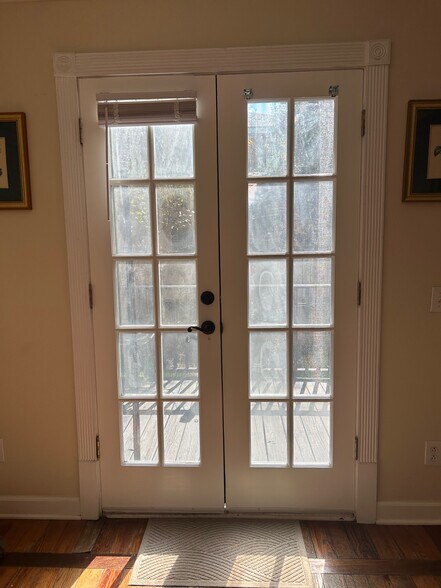 Building Photo - 13 Elizabeth St