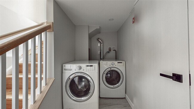 Building Photo - 65-04 80th St