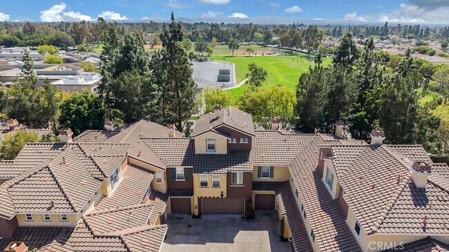 Building Photo - 210 Timberwood