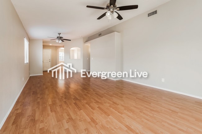 Building Photo - 2156 W Splitwood Pl