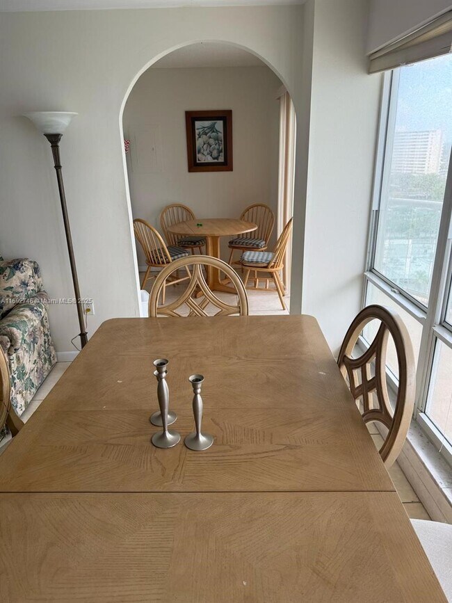 Building Photo - 3410 Galt Ocean Dr