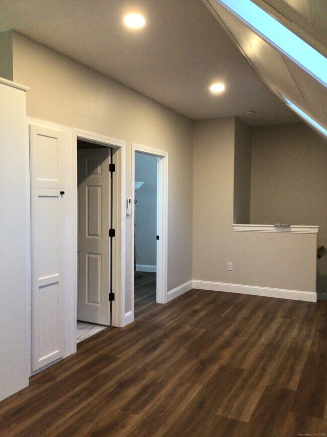 Building Photo - 30 Charles St