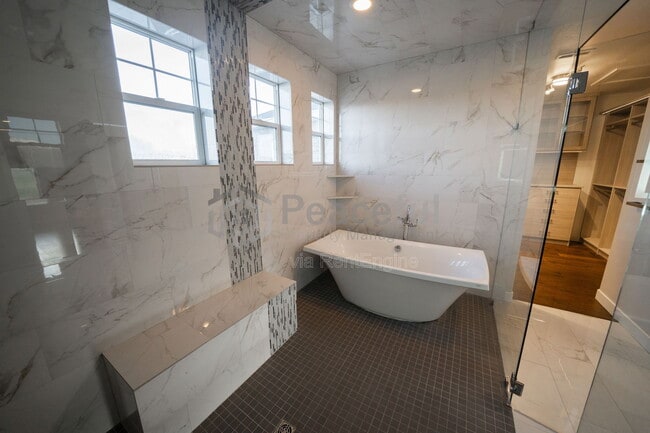 Building Photo - 1867 S Prairie Pond Rd