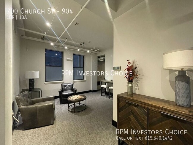 Building Photo - 700 Church St