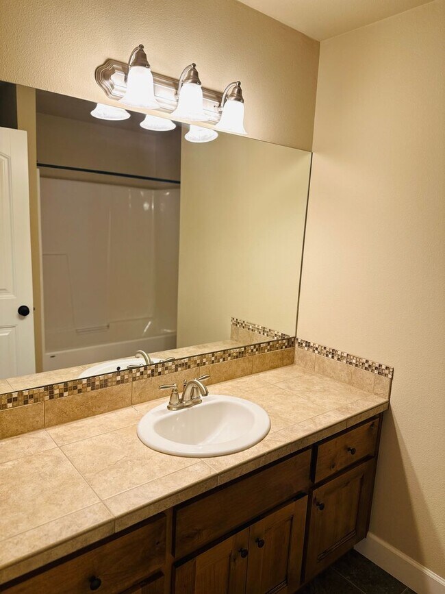 Building Photo - Beautiful Custom Felida Home