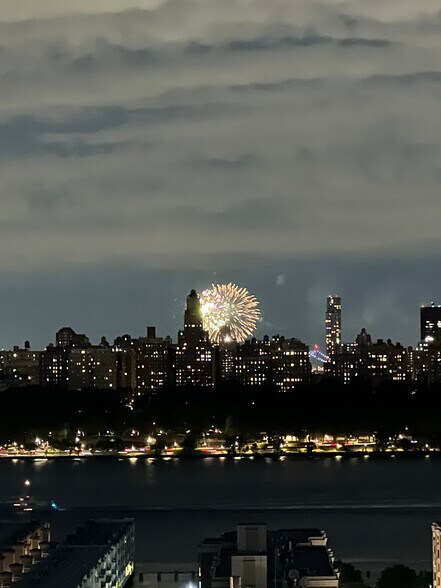 Spectacular! - 130 Pine St