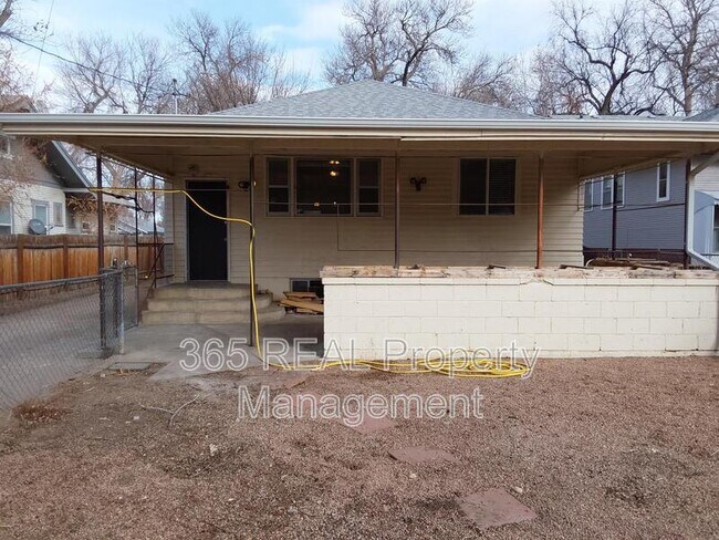 Building Photo - 1417 12th Ave