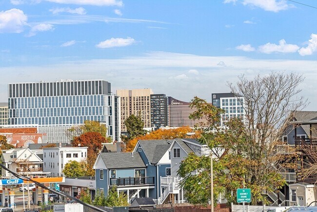 Building Photo - 44 Dana St