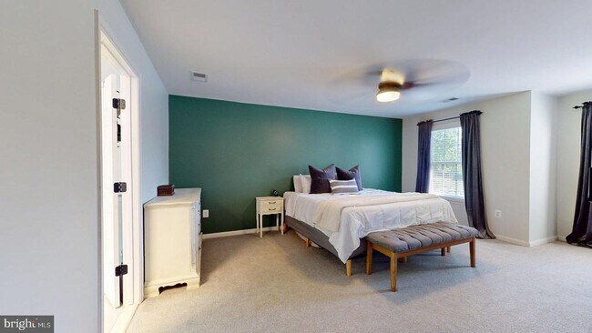 Building Photo - 14 Palace Ln