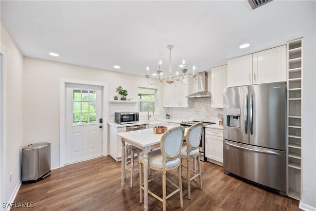 Building Photo - 27610 Roslin Dr