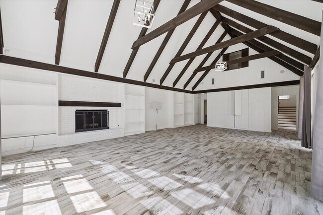 Building Photo - 10807 Beinhorn Rd