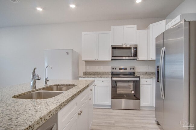 Building Photo - 8686 Meadow Flower Ln