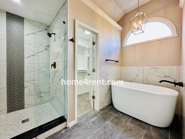 Building Photo - Wonderful Belton Home w/ Wood Floors, Fini...